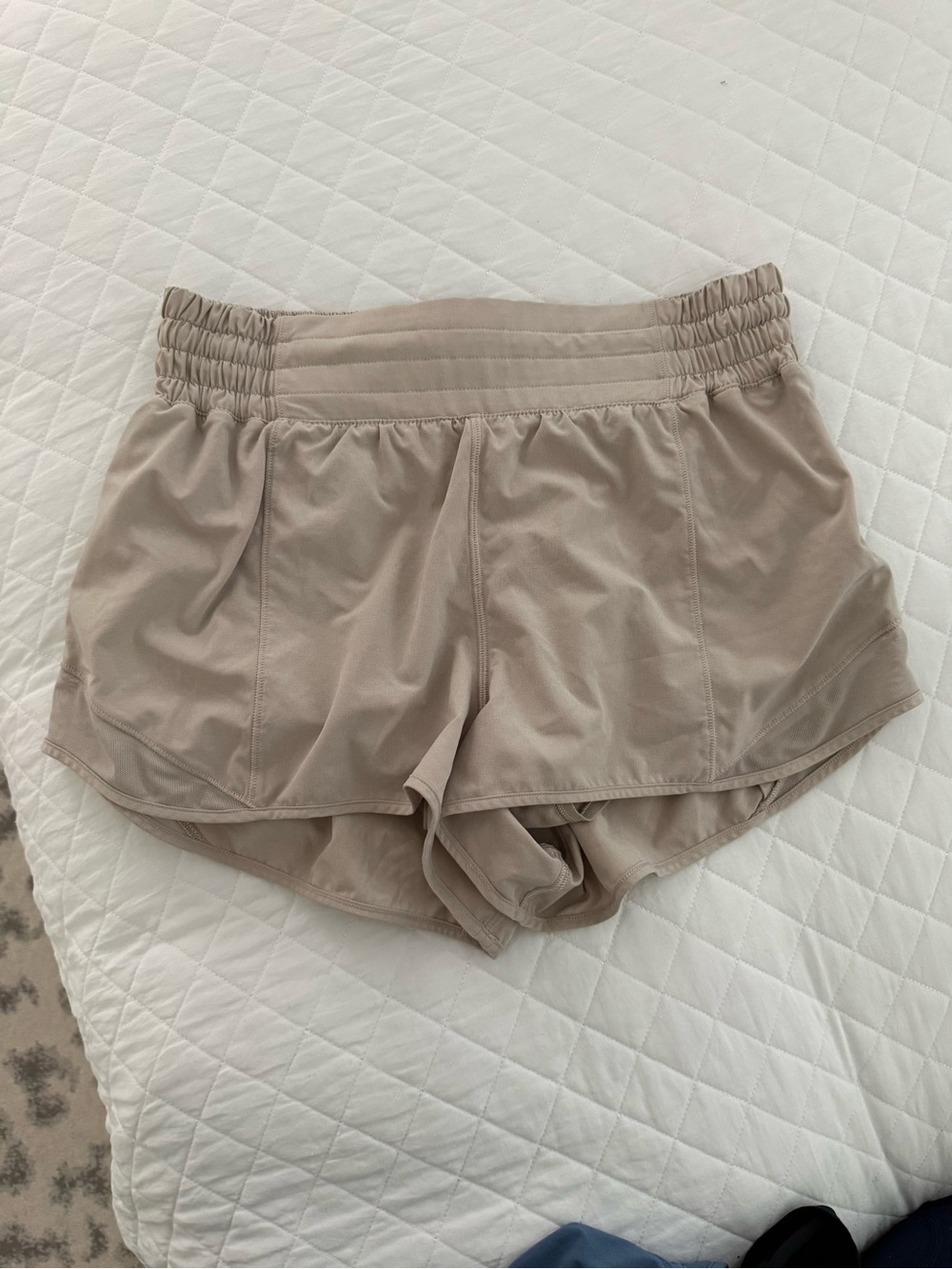 lululemon athletica beige athletic shorts size 8